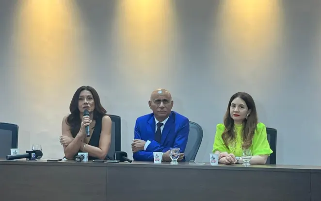 Dira Paes recebe título de Doutora Honoris Causa da UFPA