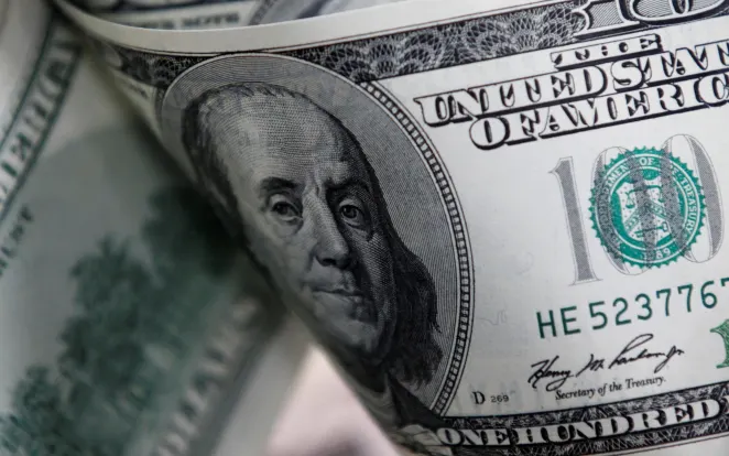 Dólar inicia o dia atento ao cenário político no Brasil e ao encontro entre Xi e Trump
