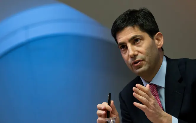 Quem é Kevin Warsh, indicado por Trump e que assume o comando do Fed nesta sexta
